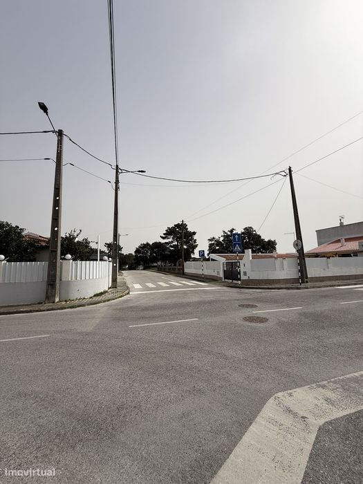 Terreno com 373 m² | Fernão Ferro – Quinta José Miranda