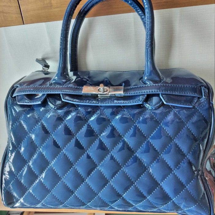 torebka lakierowana Carpisa