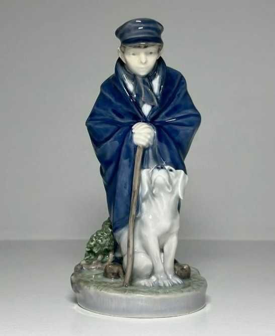 Figurka Royal Copenhagen chłopiec z psem