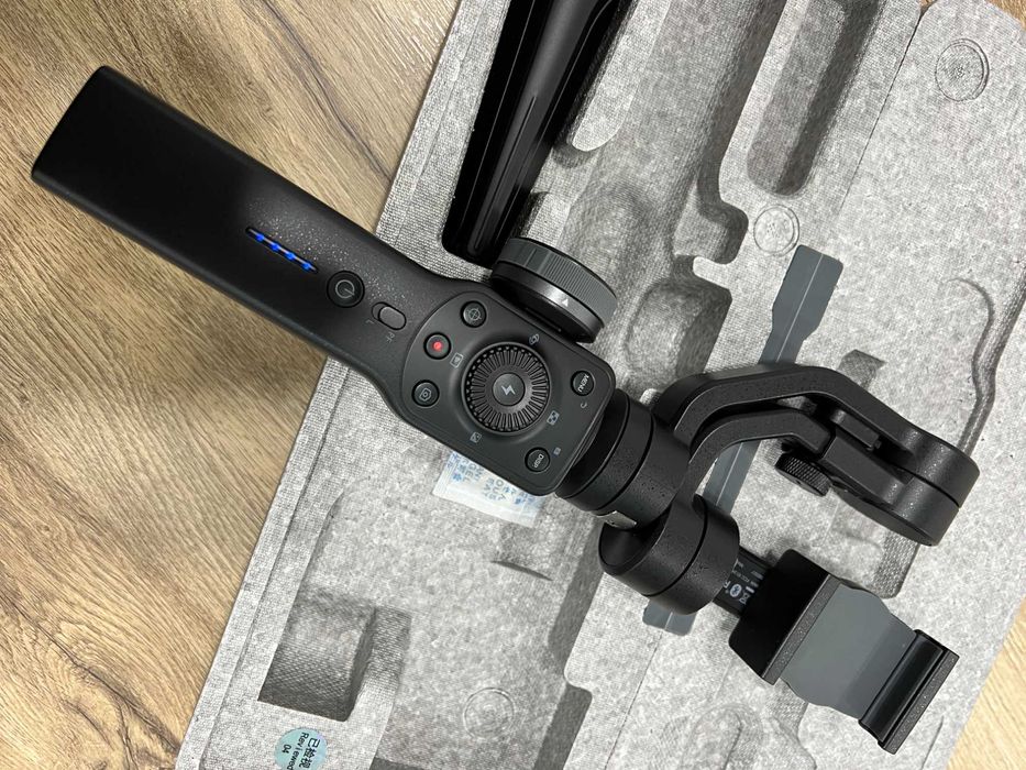 ZHIYUN Smooth 4 Mobile Phone Stabilizer – Slightly Used64738484902659122