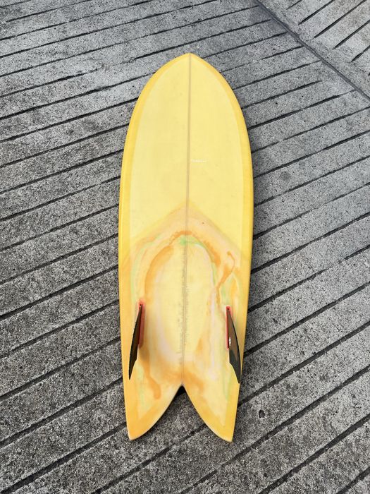 Prancha de surf fish tail twin fin