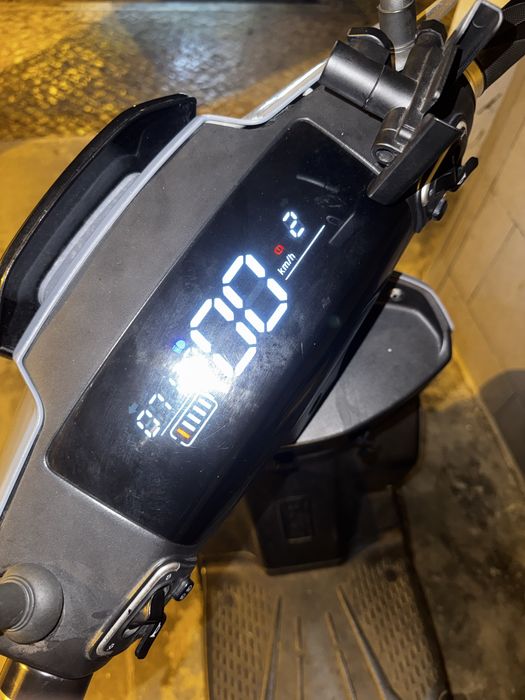 Scooter elétrica