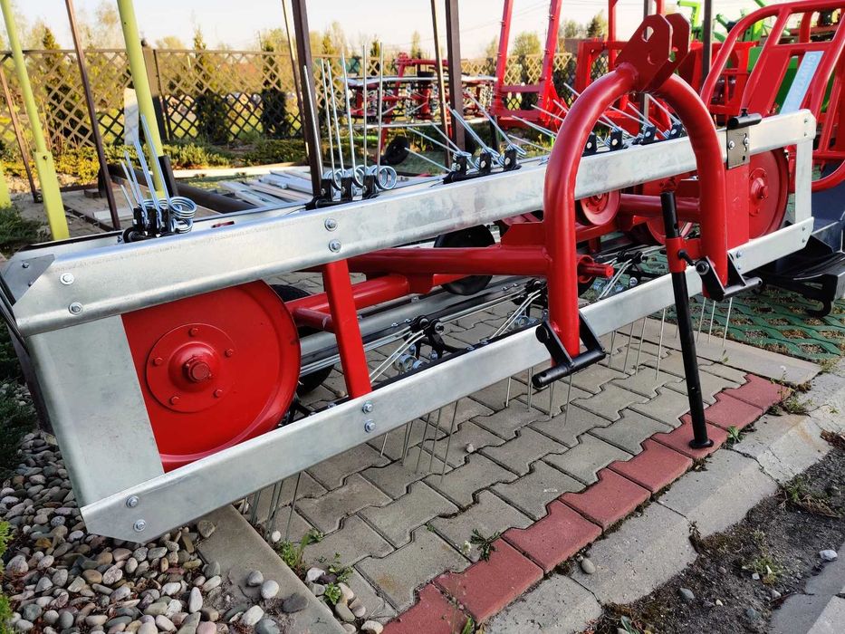 Przetrząsarko zgrabiarka pasowa taśmówka do siana przetrząsaczo NOWA