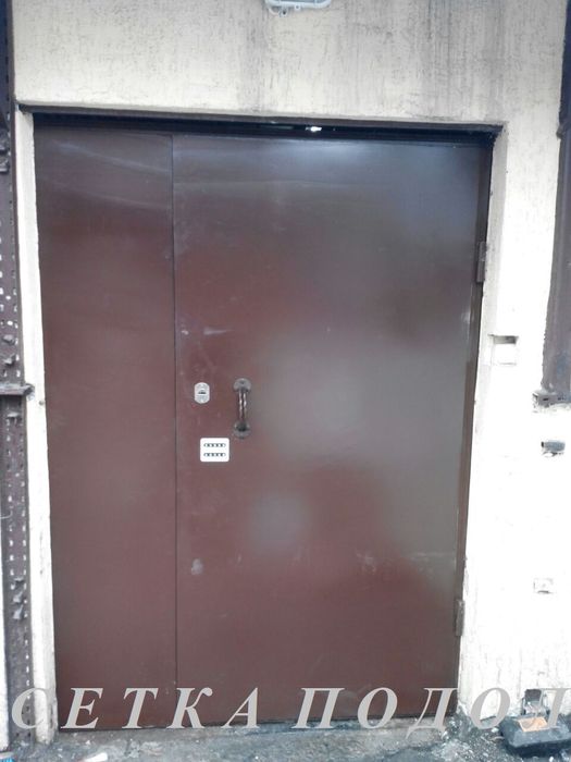 Тамбурні перегородкі, Технічні двері