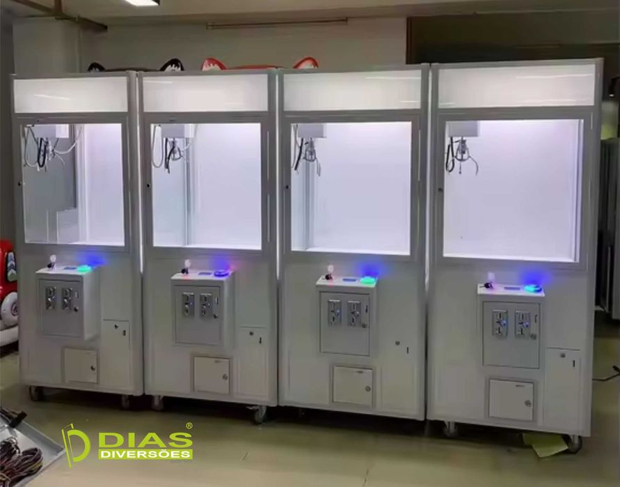 Grua de Peluches e/ou Brindes - Novas