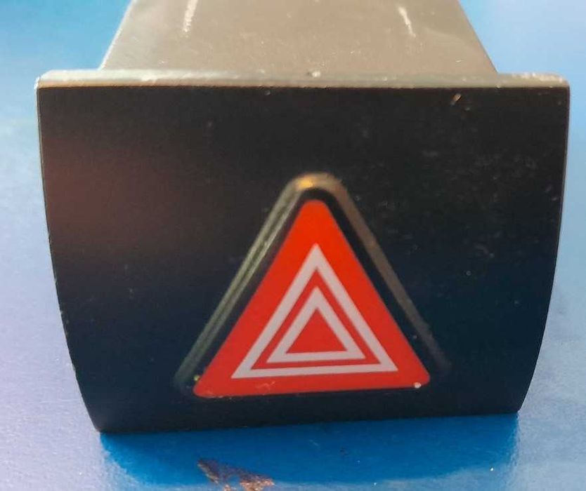 Przełącznik awaryjnych Vw Passat B5 Golf 4 Seat Leon Sharan Audi 80 B4
