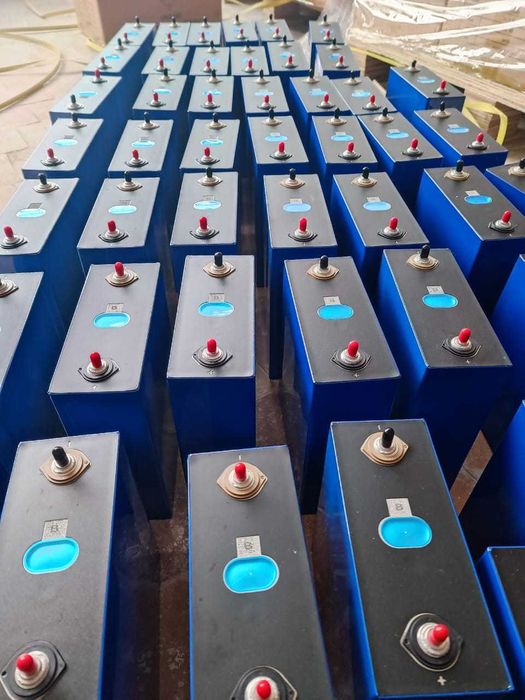 Акумулятори LiFePo4 Eve 3.2В 304 А*год EVE-LF304