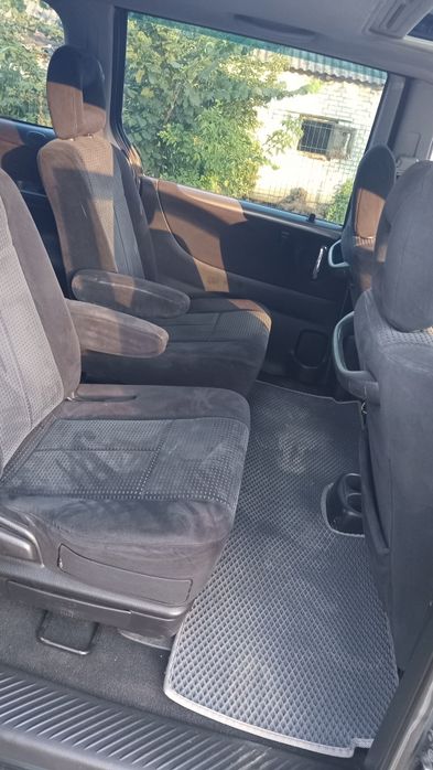 Продам Mazda MPV
