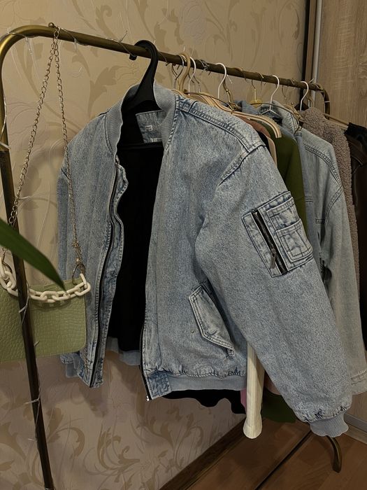 Бомбер джинсовий , розмір S