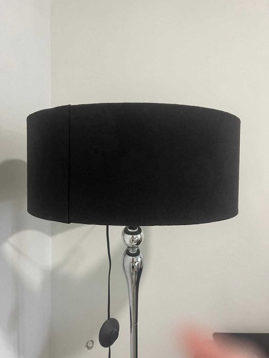 Candeeiro de pé em inox, com 155cm