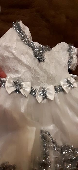 Прокат плаття сніжинки 2шт.