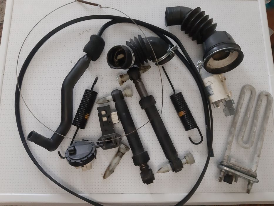 Продам запчасти на стиральную машину Delfa