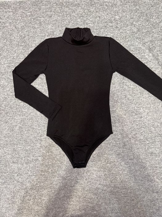 Чорне боді для фігурного катання