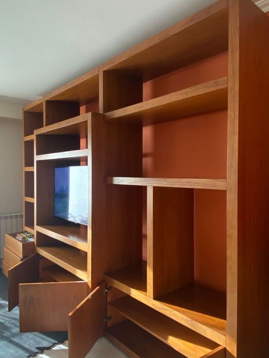 Estante móvel TV de sala em madeira carvalho mel