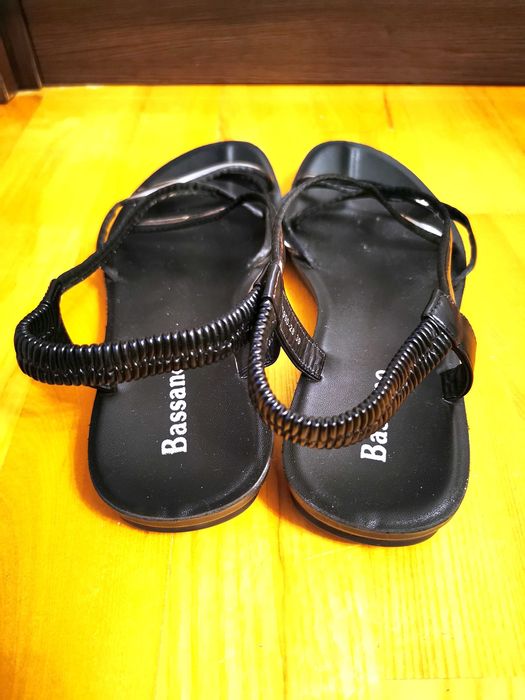 Sandały damskie, płaskie Bassano, rozmiar 39, wkładka 23,5 cm