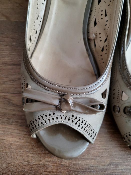 Buty na koturnie Clara Barson 38 damskie