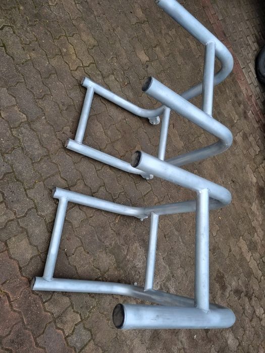 UNICAR TRZY docery  rama plyta blacharska podnosnik nozycowy stan bdb