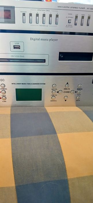 Betamax Sony usado e Amplificador + tuner novos com comando s