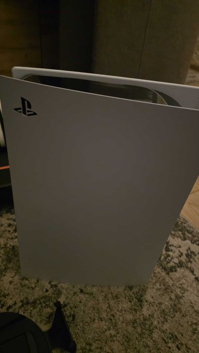 PS5 z napędem 2 pady