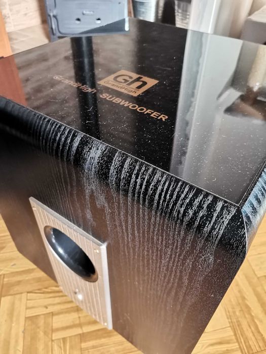 GrandHigh 12" potrafi nisko zejść