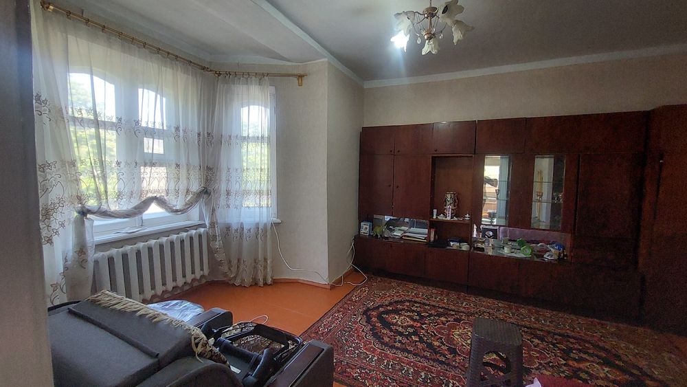 Продам 2-кімнатну квартиру. Вул.Полтавська,21.