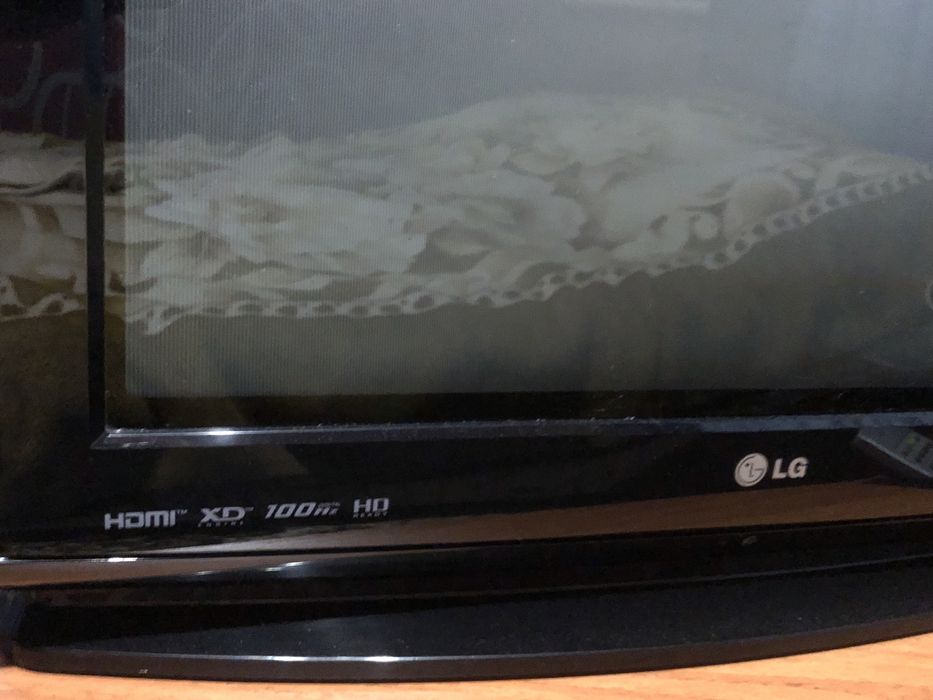 Кольоровий телевізор LG