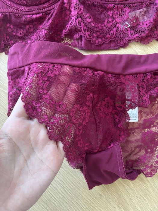 Комплект білизни жіночої М 75В новий комплект кружевного нижнего белья