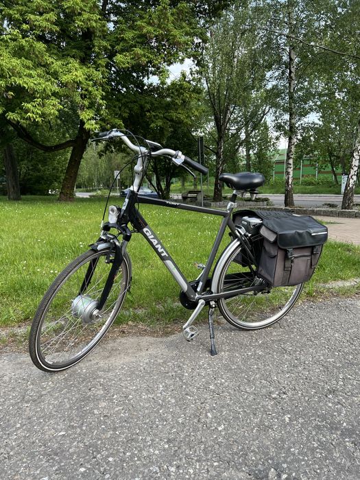 Rower elektryczny GIANT TWIST koła 28 cali zadbany