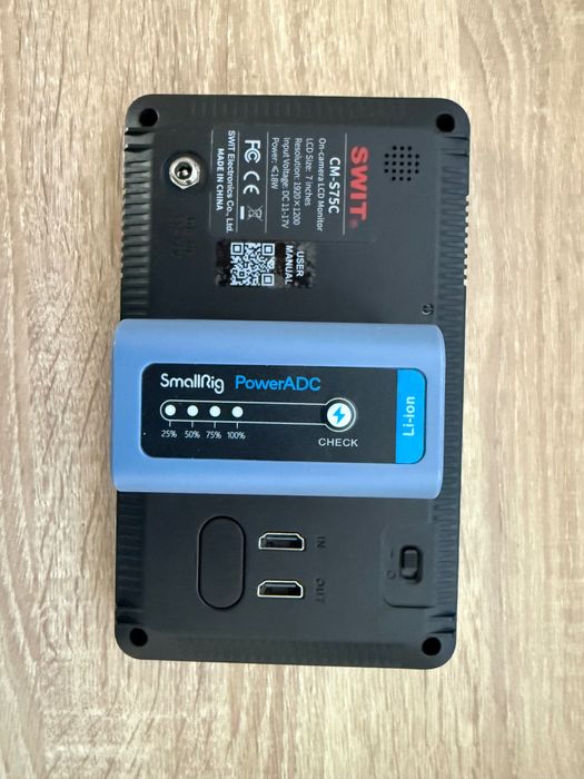 SWIT CM S75C 7” 3000nit HDR 4K HDMI монітор з SmallRig PowerADC