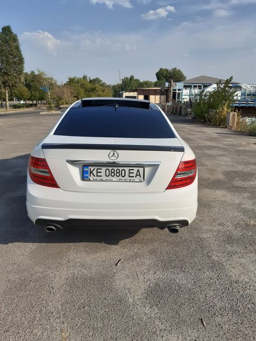 Мерседес С-250 W204.