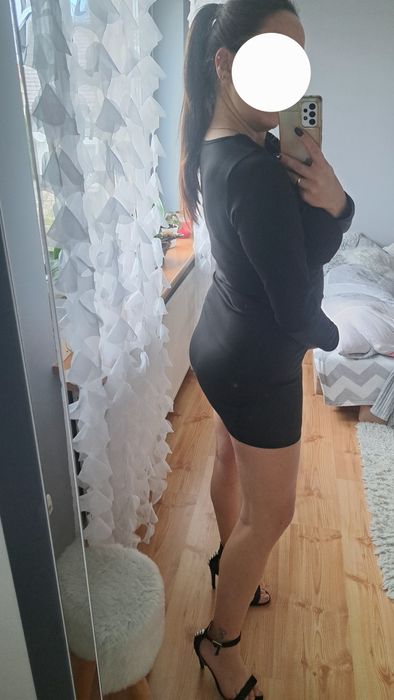 Czarna sukienka midi