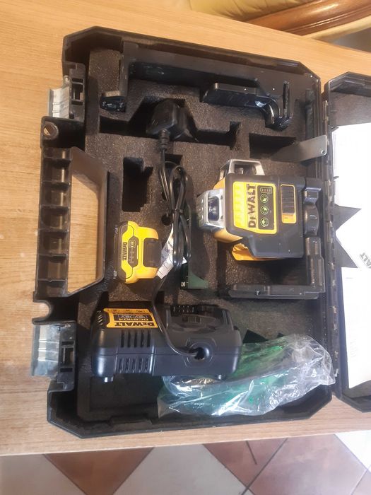 Laser Dewalt Krzyżowy DCE  DCE089D1G