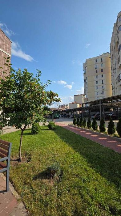Квартира в Чайка Люкс на Сахарова, висота 5 метрів, Газ, Цегла, Новобудова АК
