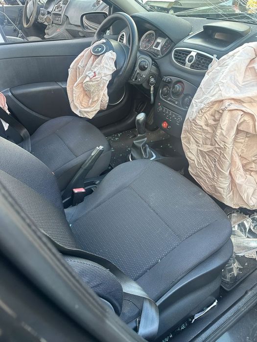 RENAULT CLIO III BREAK 1.5 DCI DE 2009 EM CENTRO DE ABATE