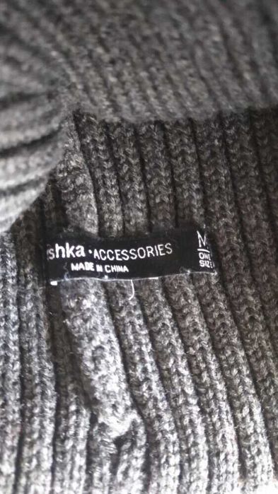 Шапка цвета графит,Bershka