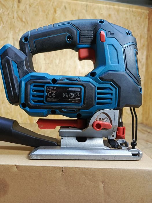 Wyrzynarka akumulatorowa erbauer