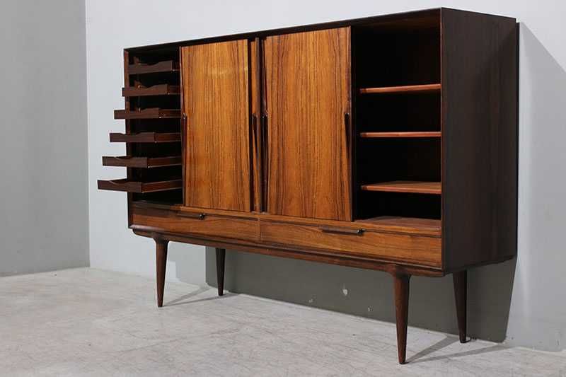 Aparador Omann Jun modelo 13 em pau santo | Danish Design | Vintage