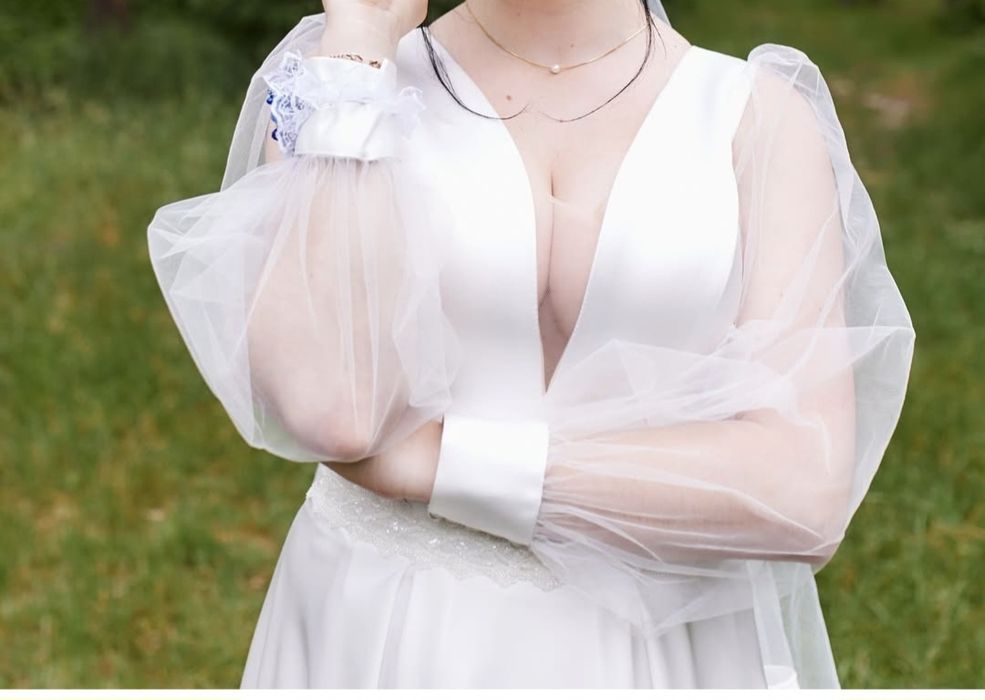 Весільна сукня біла