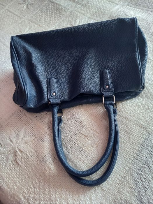 Granatowa pakowna torebka