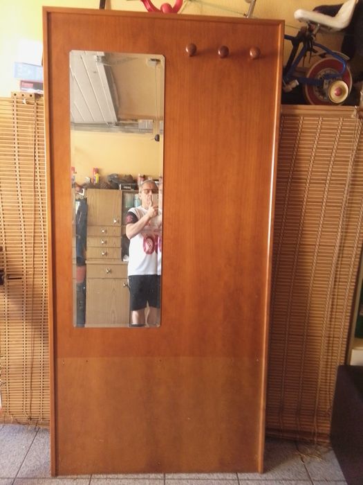 Vendo cabide com vidro
