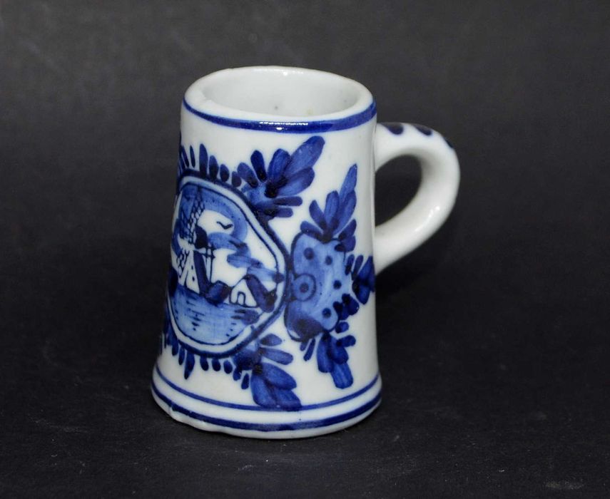 Ceramiczny Miniaturowy Kufel 5 cm Handmade Vintage Sygnowany