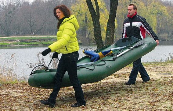 Надувную лодку Grand A380