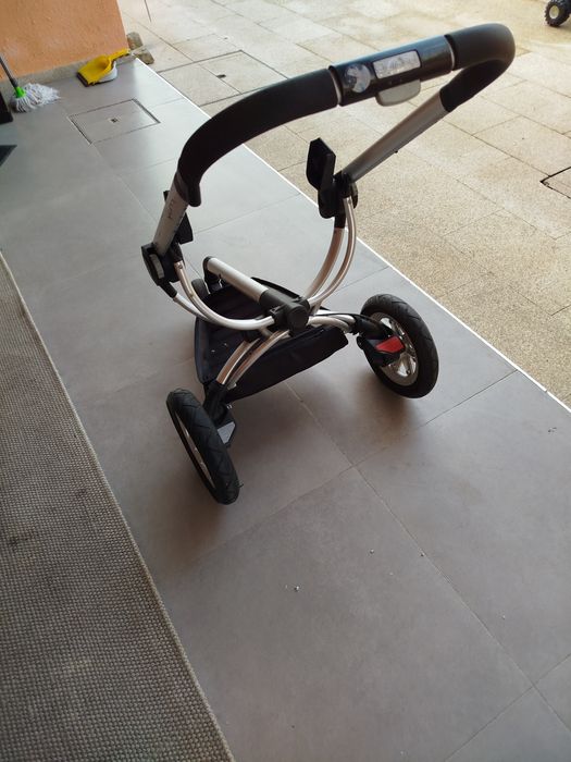 Carrinho Quinny com cadeira de passeio e babycoque
