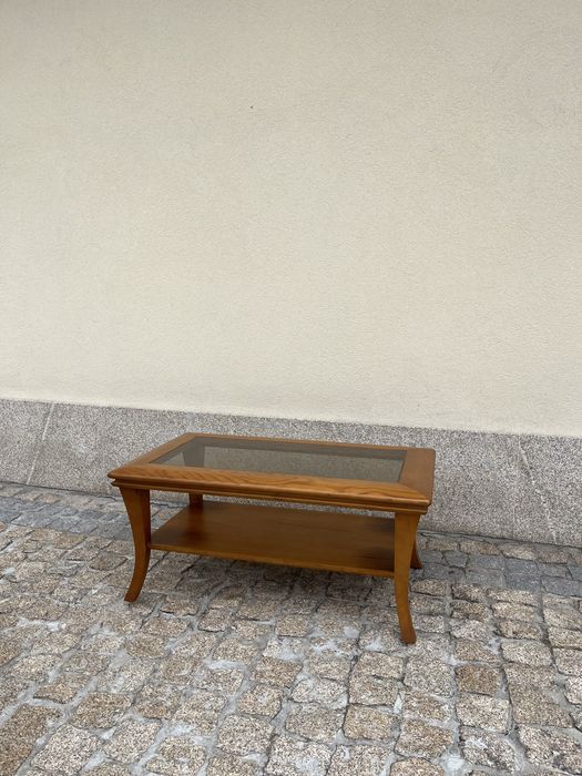 Mesa de Centro em Madeira e Vidro – Nova/Nunca Usada – Muito Robusta