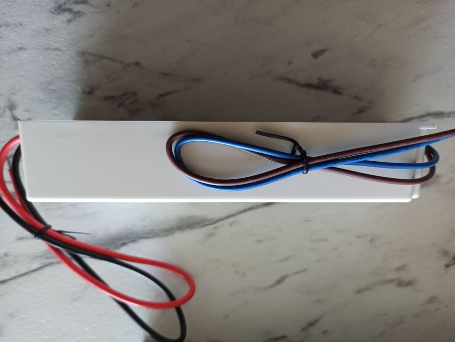 Продам новый блок питания MEAN WELL-12в-60вт.