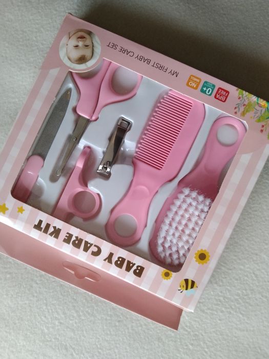 Zestaw pielęgnacyjny szczotka szczoteczka grzebyk nożyczki cążki pilni