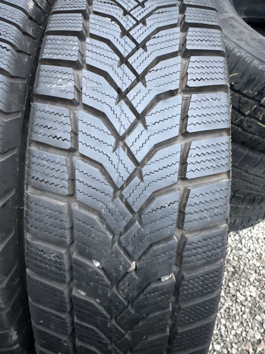 Opony 205/75/16 c 113/111 r Bringstone Duravis van winter enliten