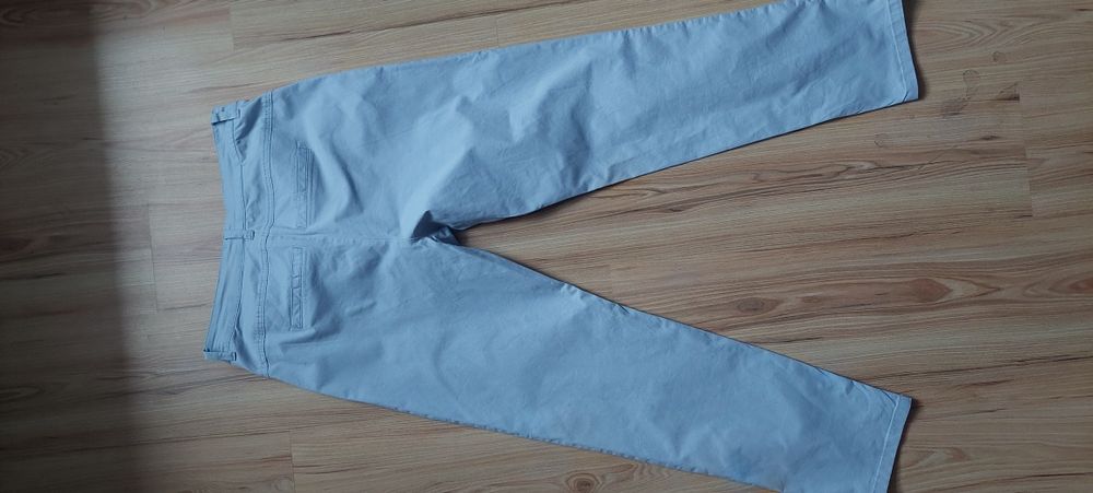 Dwie pary spodni, Reserved, 44 XXL. Żółte i błękitne