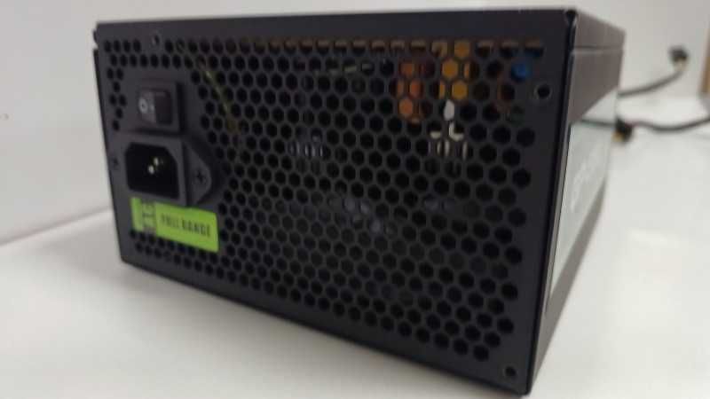 Блок живлення Gamemax 550W (GP-550) Б/В без ремонтів
