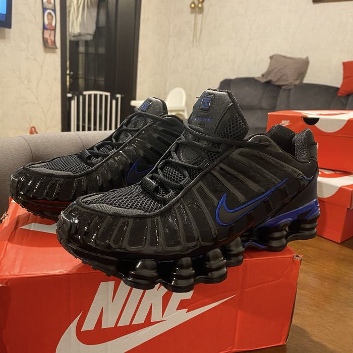 Nike Shox TL w kolorystyce Black/Racer Blue. R45